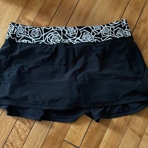 Black lululemon skirt